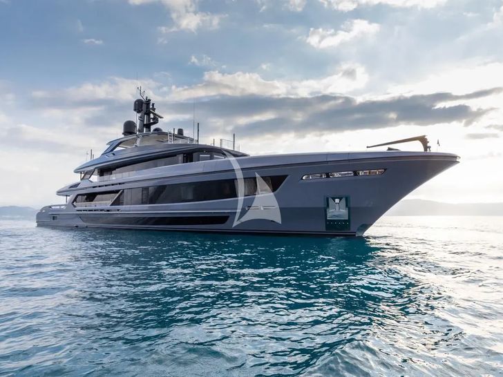 AKULA Baglietto T52 - bow view AKULA Baglietto T52 - bow view