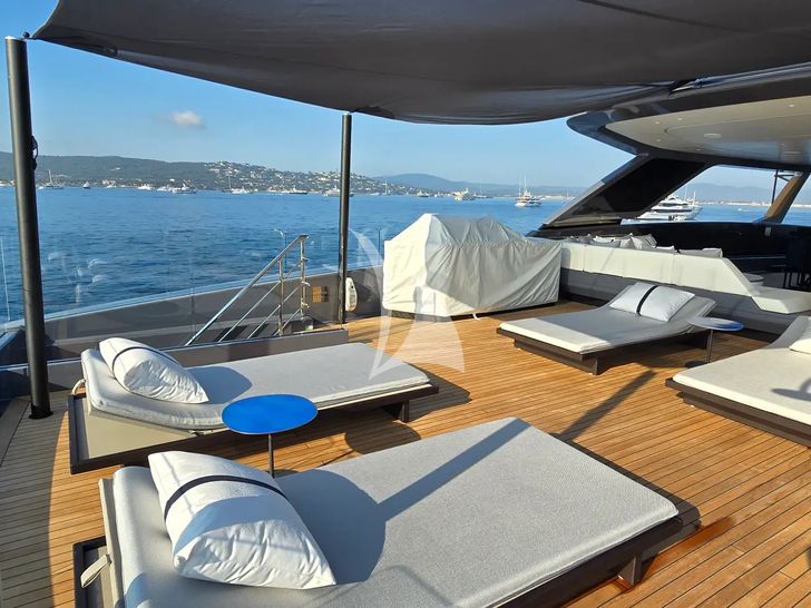 AKULA Baglietto T52 - flybridge aft AKULA Baglietto T52 - flybridge aft