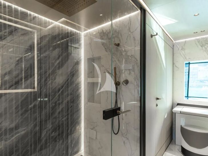 AKULA Baglietto T52 - main deck master cabin shower AKULA Baglietto T52 - main deck master cabin shower