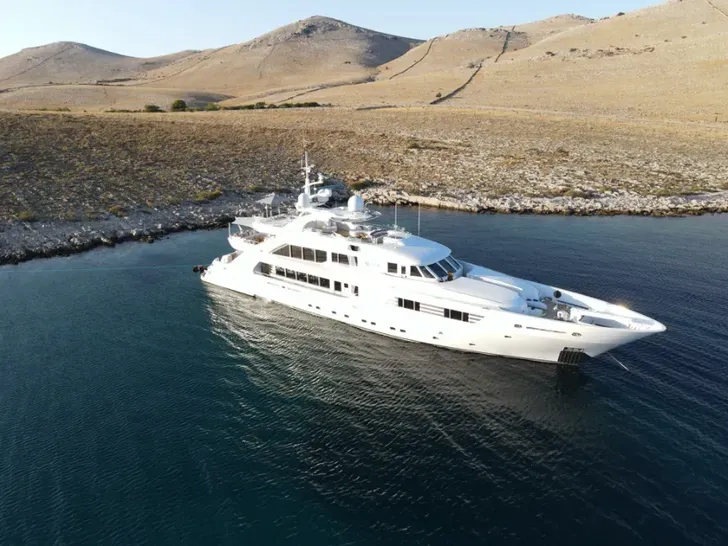 ALALYA ISA 47m - anchored near an island ALALYA ISA 47m - anchored near an island