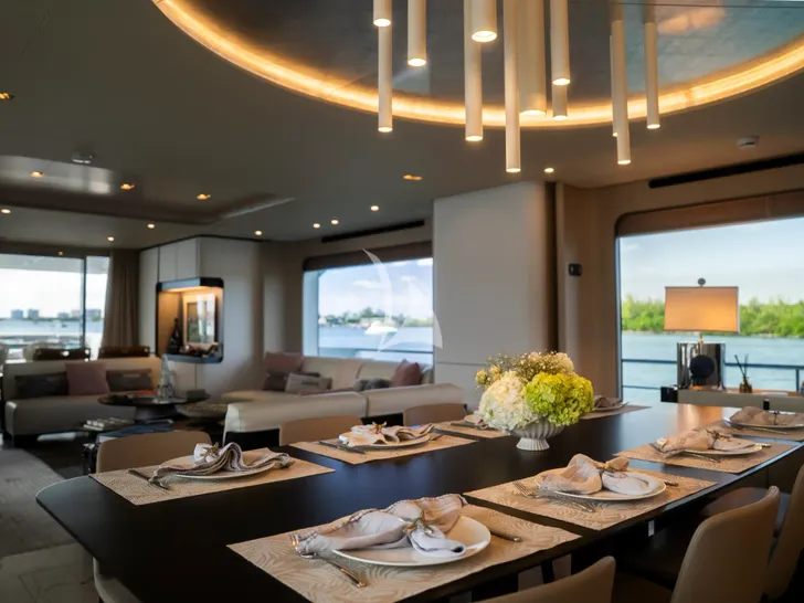 ALEGRIA Azimut Grande 32m - main dining area ALEGRIA Azimut Grande 32m - main dining area