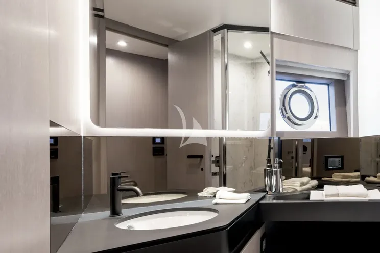 Charter Yacht ALE II - Azimut S7 - 3 Cabins - Naples - Capri - Positano - Amalfi Coast - Italy