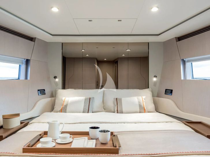 ALE II Azimut S7 - VIP cabin 1 bed ALE II Azimut S7 - VIP cabin 1 bed