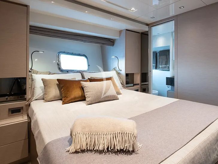 ALEXANDER M San Lorenzo SL78 - VIP cabin 1 ALEXANDER M San Lorenzo SL78 - VIP cabin 1
