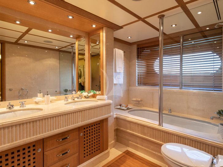 ALEXANDRA Benetti Golden Bay 50m - VIP cabin 2 bathroom ALEXANDRA Benetti Golden Bay 50m - VIP cabin 2 bathroom