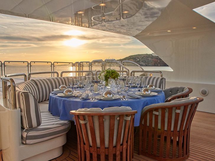 ALEXANDRA Benetti Sundeck Dining 1