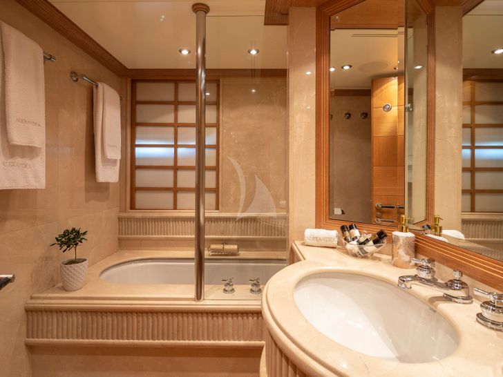ALEXANDRA Benetti Golden Bay 50m - twin cabin 1 bathroom ALEXANDRA Benetti Golden Bay 50m - twin cabin 1 bathroom