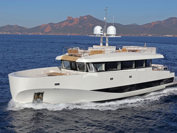 ALEXANDRA Wally Ace 27m side profile ALEXANDRA Wally Ace 27m side profile