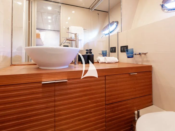 ALFA Posillipo Technema 80 twin cabin 2 bathroom ALFA Posillipo Technema 80 twin cabin 2 bathroom