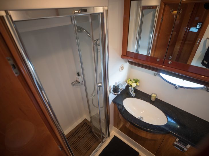 ALFIE Sunseeker Predator Bathroom ALFIE Sunseeker Predator Bathroom
