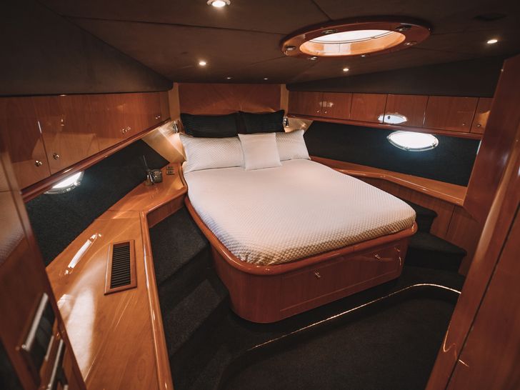 ALFIE Sunseeker Predator Master Cabin ALFIE Sunseeker Predator Master Cabin