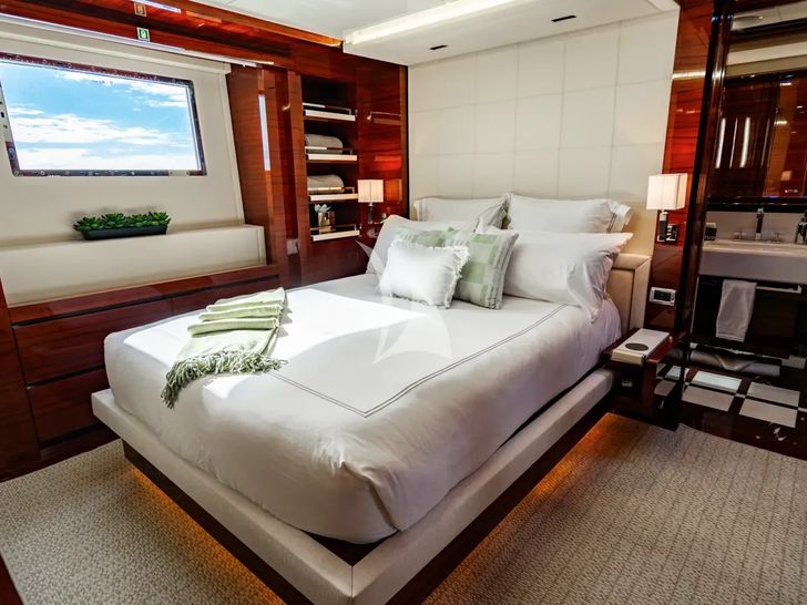ALLORA Benetti 121 - VIP cabin 1 ALLORA Benetti 121 - VIP cabin 1