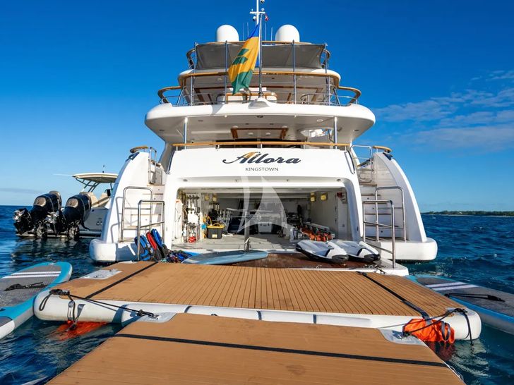ALLORA Benetti 121 - beach club ALLORA Benetti 121 - beach club