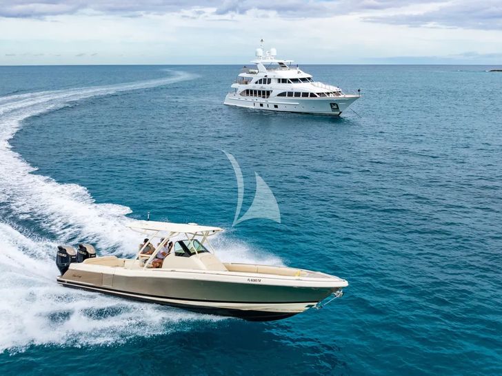 ALLORA Benetti 121 - with the tender ALLORA Benetti 121 - with the tender