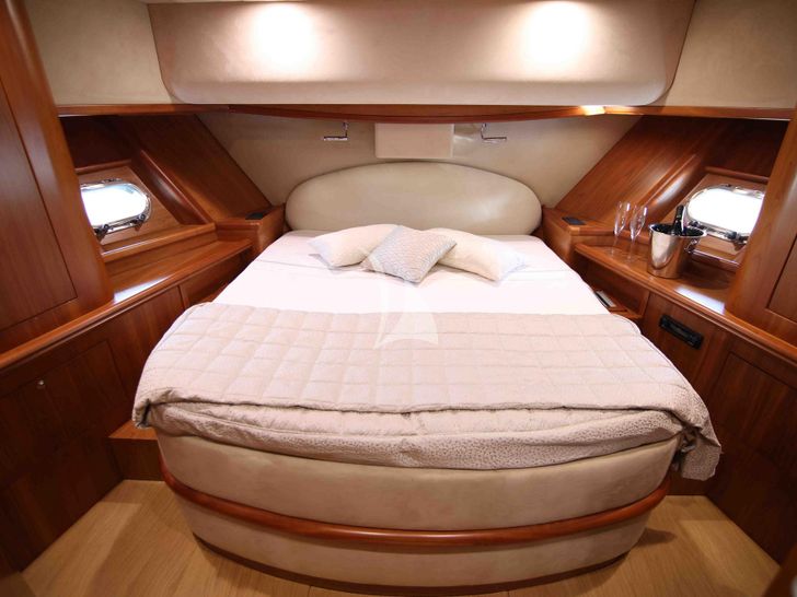 ALMA DE MAR VZ Yacht 22m VIP cabin ALMA DE MAR VZ Yacht 22m VIP cabin