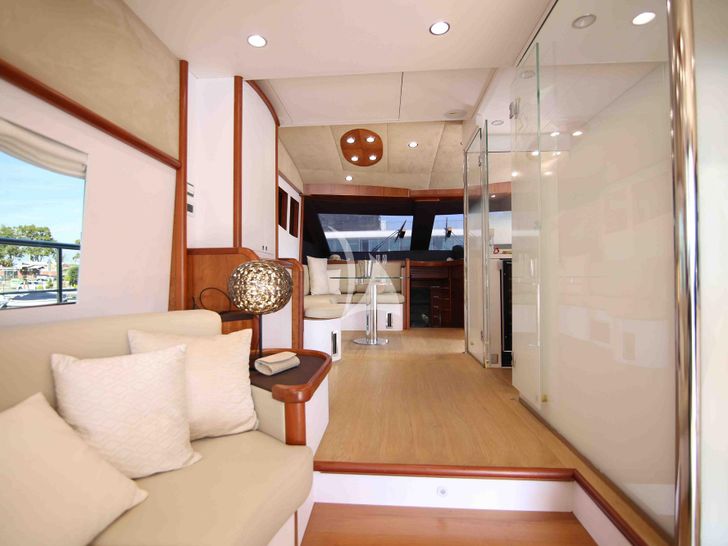 ALMA DE MAR VZ Yacht 22m saloon seating ALMA DE MAR VZ Yacht 22m saloon seating