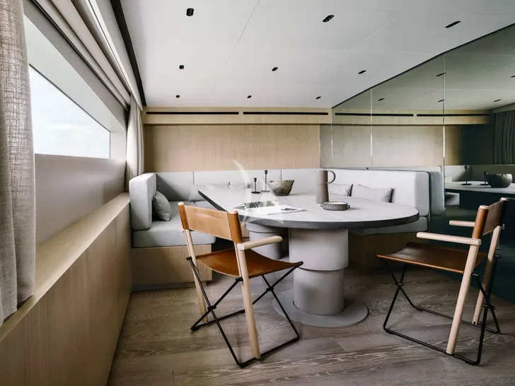 ALMA BLU Sanlorenzo SL86A - coffee and tea lounge ALMA BLU Sanlorenzo SL86A - coffee and tea lounge