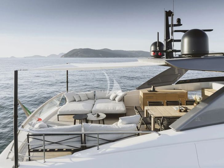 ALMA BLU Sanlorenzo SL86A - flybridge aft covered ALMA BLU Sanlorenzo SL86A - flybridge aft covered