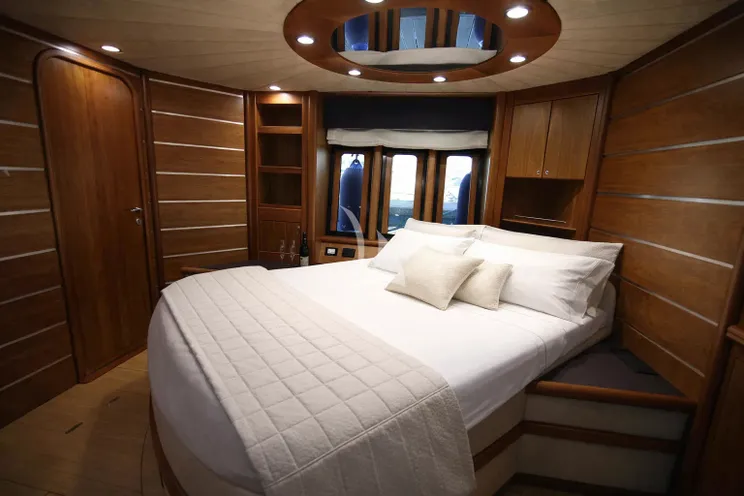 Charter Yacht ALMA DE MAR - VZ Yacht 22m - 3 Cabins - Naples - Salerno - Capri - Positano - Amalfi Coast - Italy