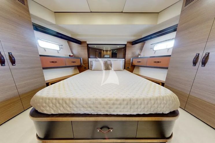 Charter Yacht ALMAR II - Azimut Magellano 76 - 4 Cabins - Palma - Mallorca - Ibiza - Balearics - Spain