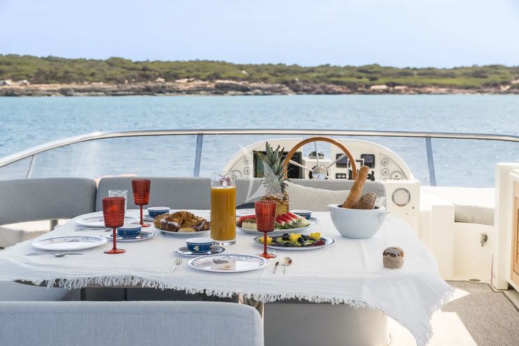 Charter Yacht ALMAR II - Azimut Magellano 76 - 4 Cabins - Palma - Mallorca - Ibiza - Balearics - Spain