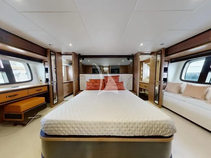 ALMAR II Azimut Magellano 76 - master cabin ALMAR II Azimut Magellano 76 - master cabin