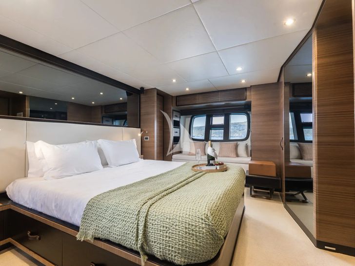 ALMAR II Azimut Magellano 76 - master cabin ALMAR II Azimut Magellano 76 - master cabin