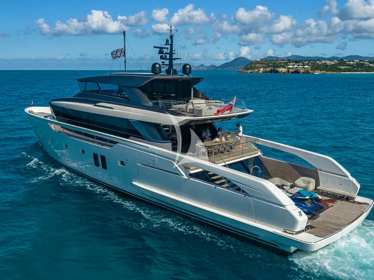 ON TIME Sanlorenzo SX112 - cruising stern view ON TIME Sanlorenzo SX112 - cruising stern view