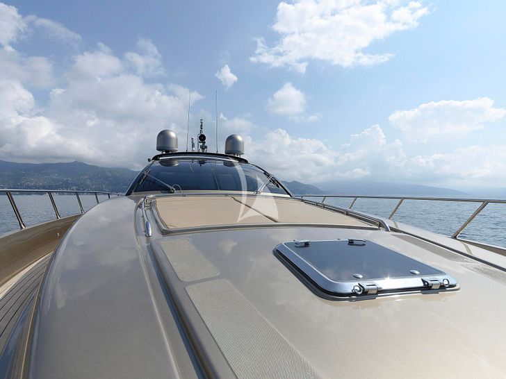 ALTER EGO Riva 68 - bow bronzing area ALTER EGO Riva 68 - bow bronzing area