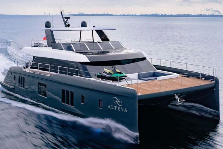 Charter Yacht ALTEYA - Sunreef 70 Power - 4 Cabins - Athens - Mykonos - Paros - Cyclades - Greece