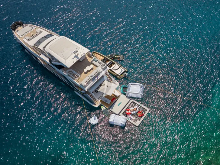 ALUMINIA TOO Azimut Anchor ALUMINIA TOO Azimut Anchor