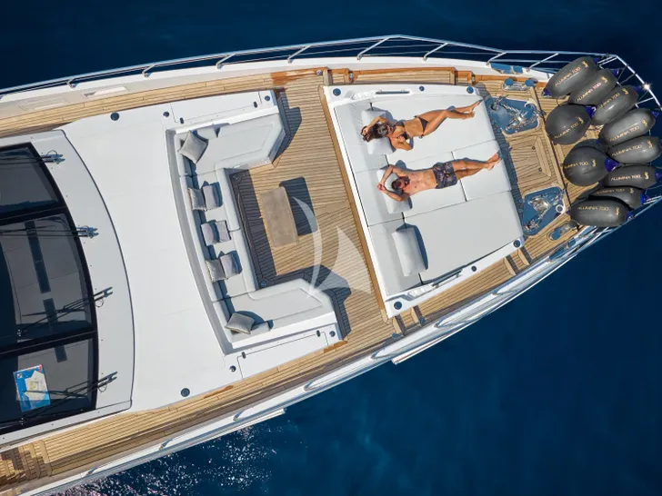 ALUMINIA TOO Azimut Bow ALUMINIA TOO Azimut Bow