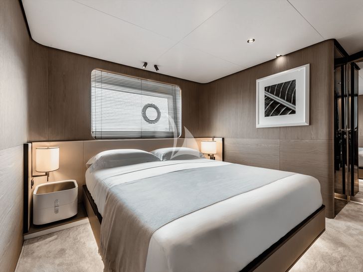 ALUMINIA TOO Azimut Grande 27m - VIP cabin 1 ALUMINIA TOO Azimut Grande 27m - VIP cabin 1