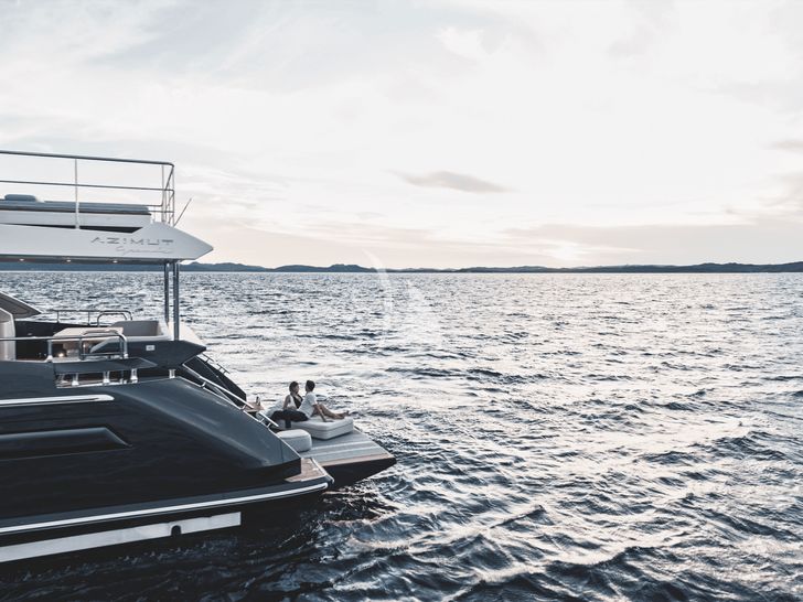 ALUMINIA TOO Azimut Grande 27m - aft ALUMINIA TOO Azimut Grande 27m - aft