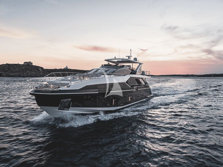 ALUMINIA TOO Azimut Grande 27m - cruising bow view ALUMINIA TOO Azimut Grande 27m - cruising bow view