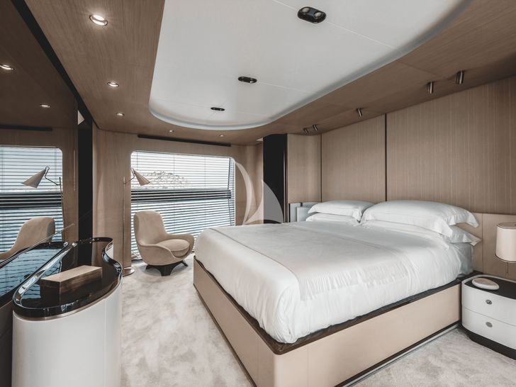 ALUMINIA TOO Azimut Grande 27m - master cabin ALUMINIA TOO Azimut Grande 27m - master cabin