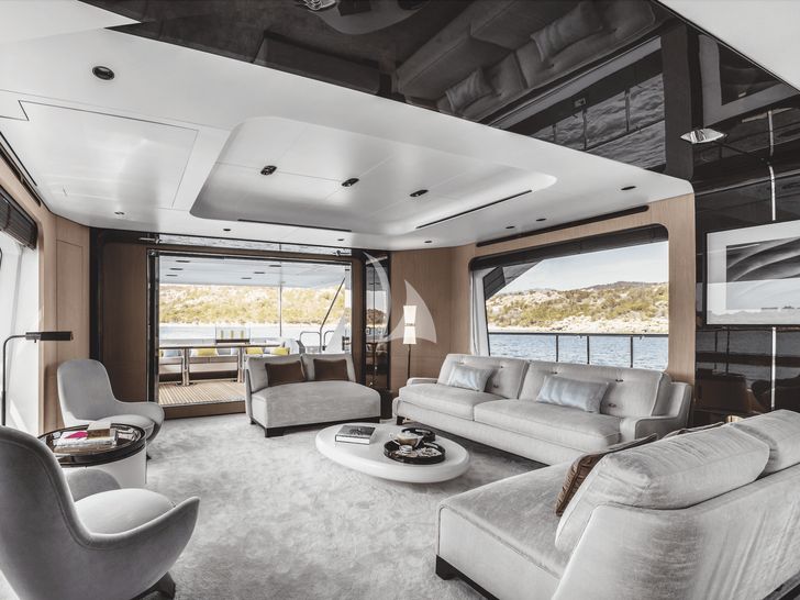 ALUMINIA TOO Azimut Grande 27m - saloon ALUMINIA TOO Azimut Grande 27m - saloon