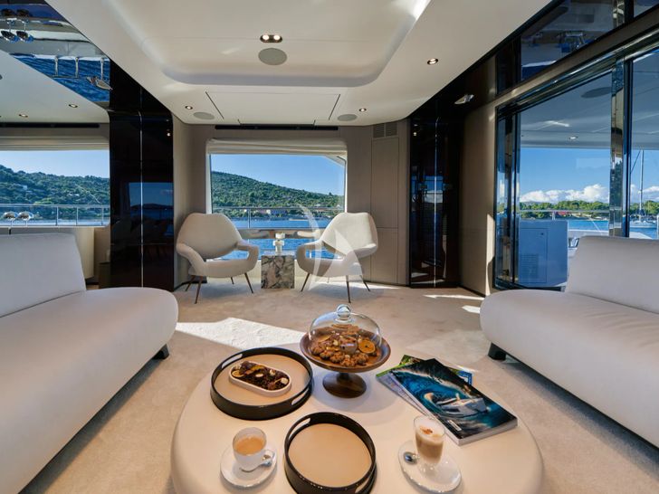 ALUMINIA TOO Azimut Salon ALUMINIA TOO Azimut Salon