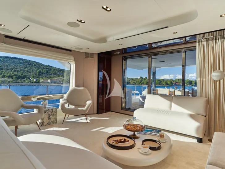 ALUMINIA TOO Azimut Saloon ALUMINIA TOO Azimut Saloon