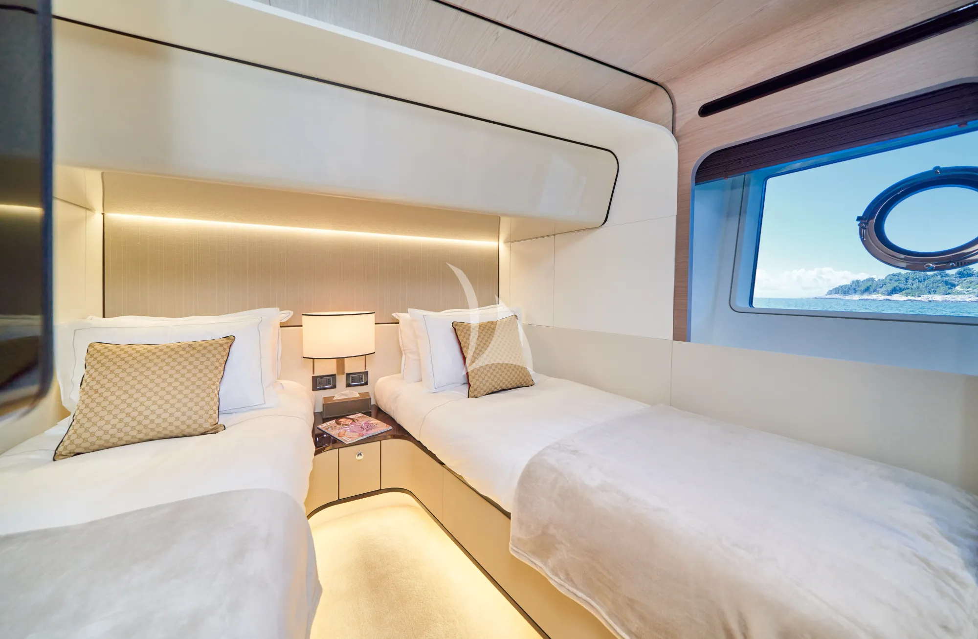 Charter Yacht ALUMINIA TOO - Azimut Grande 27M - 5 Cabins - Split - Dubrovnik - Hvar - Croatia