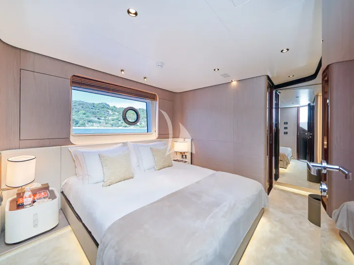 ALUMINIA TOO Azimut VIP ALUMINIA TOO Azimut VIP