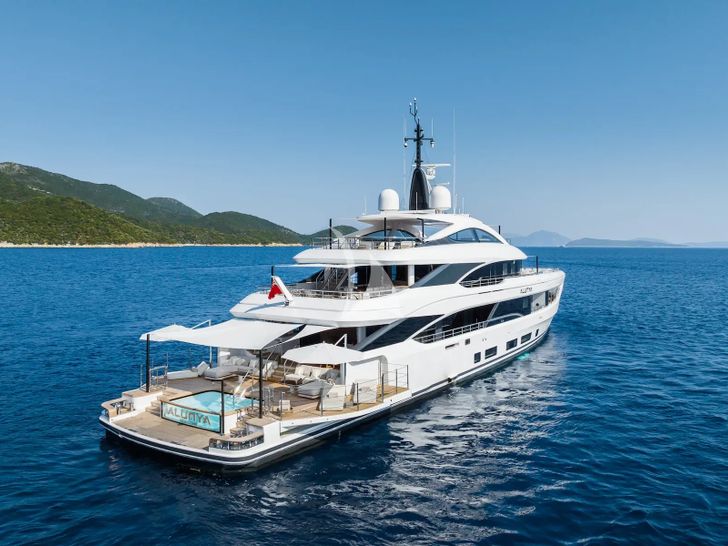 ALUNYA Benetti B.Now 50m - anchored aft ALUNYA Benetti B.Now 50m - anchored aft