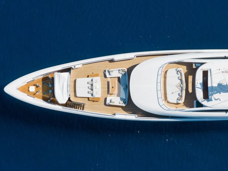 ALUNYA Benetti B.Now 50m - foredeck ALUNYA Benetti B.Now 50m - foredeck