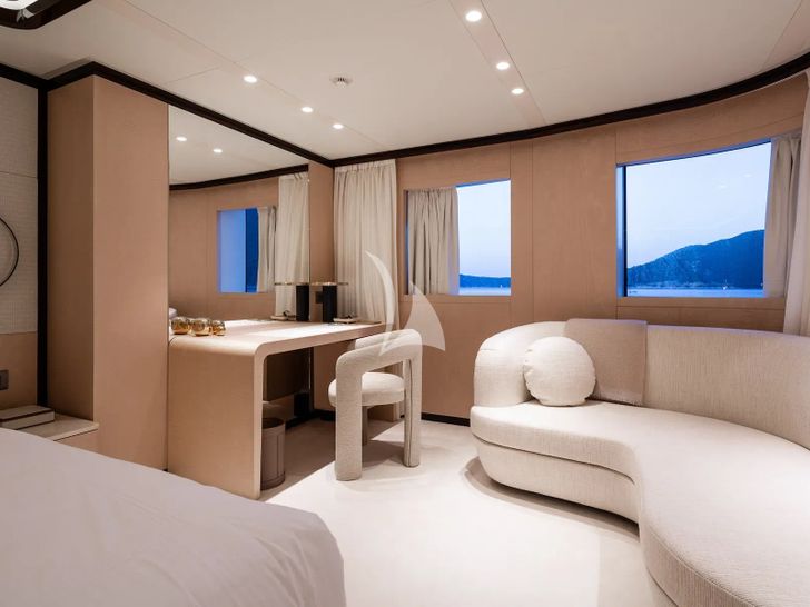 ALUNYA Benetti B.Now 50m - master cabin lounge ALUNYA Benetti B.Now 50m - master cabin lounge