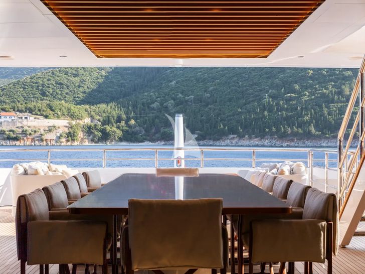 ALUNYA Benetti B.Now 50m - sky deck alfresco dining area ALUNYA Benetti B.Now 50m - sky deck alfresco dining area