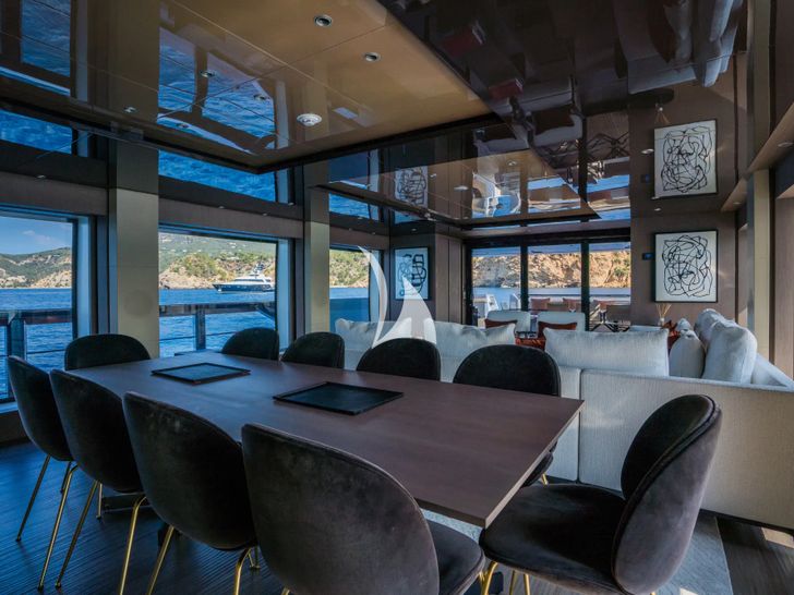 ALVIUM Ferretti Custom Line 106 - main dining area ALVIUM Ferretti Custom Line 106 - main dining area