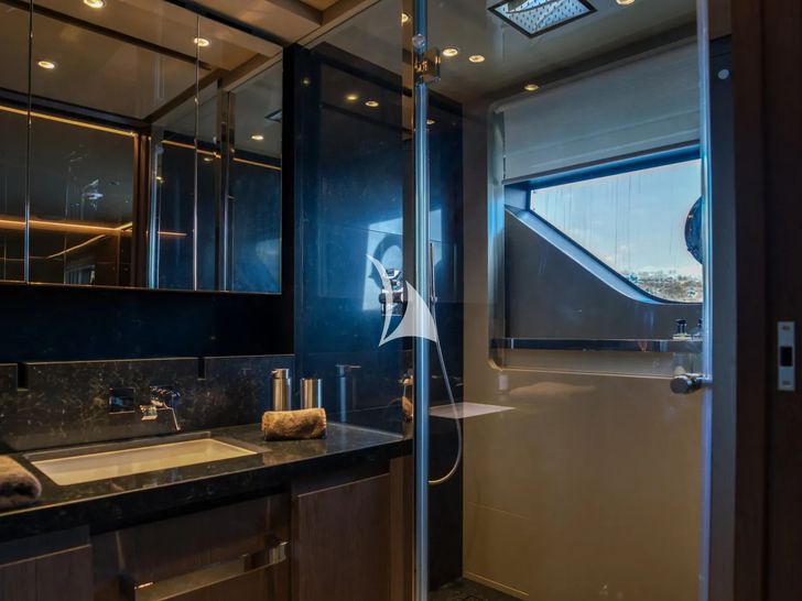 ALVIUM Ferretti Custom Line 106 - master cabin bathroom ALVIUM Ferretti Custom Line 106 - master cabin bathroom