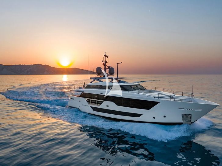 ALVIUM Ferretti Custom Line 106 - profile ALVIUM Ferretti Custom Line 106 - profile