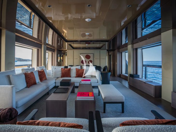 ALVIUM Ferretti Custom Line 106 - saloon ALVIUM Ferretti Custom Line 106 - saloon