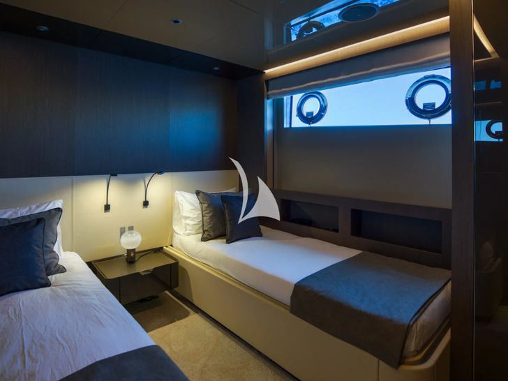 ALVIUM Ferretti Custom Line 106 - twin cabin 2 ALVIUM Ferretti Custom Line 106 - twin cabin 2